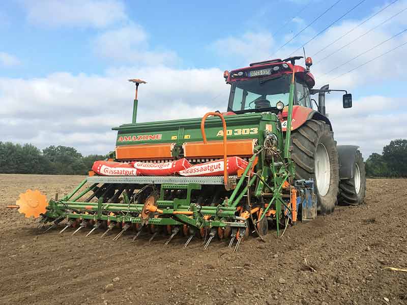 lohnunternehmen gerbitz ahrensburg storman arbeiten landwirtschaft getreide drillen scheibeneggen
