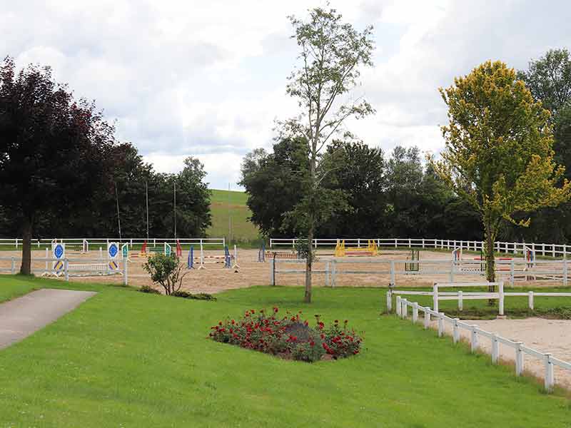 lohnunternehmen gerbitz ahrensburg storman tiefbau baggerarbeiten reitplaetze planen bauen reituntergruende professionell anlegen schichtung untergruende bodenanalyse